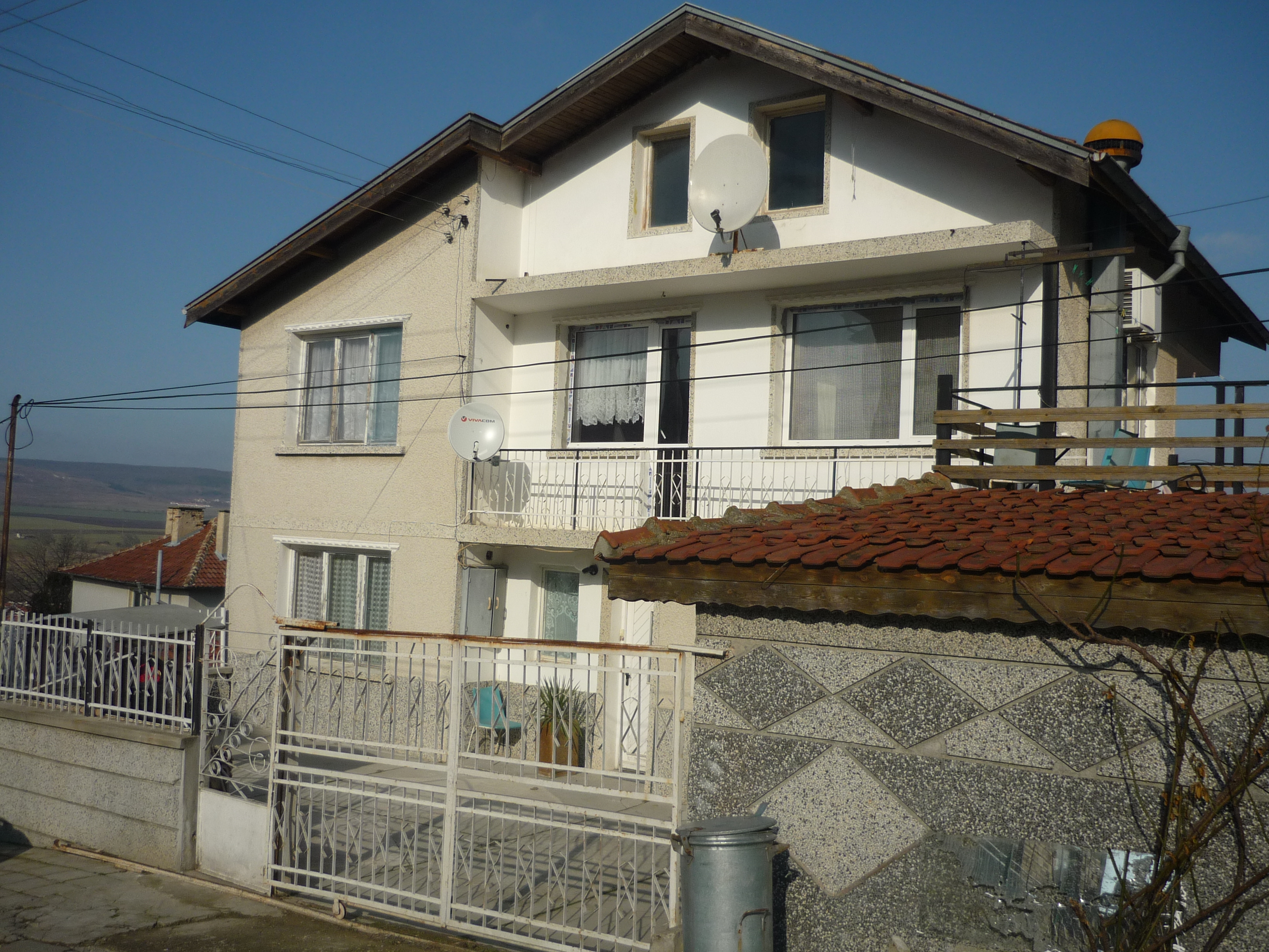 старые монолитные дома в Болгарии