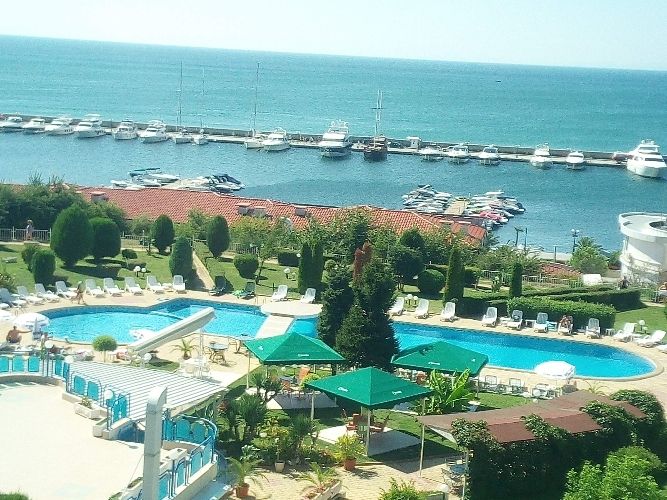 Трехкомнатны апартамент в комплексе Riviera Sveti Vlas