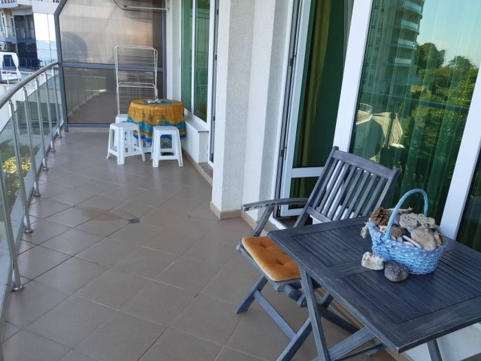 Сдаётся в аренду: двухкомнатная квартира в комплексе «Сильвер Бич», первая линия у моря