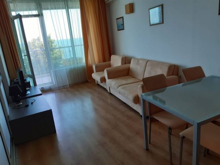 Сдаётся в аренду: двухкомнатная квартира в комплексе «Сильвер Бич», первая линия у моря