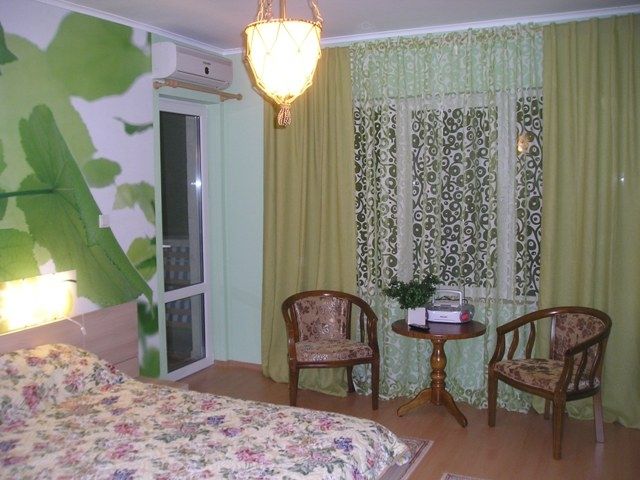 Продаю 2-х комнатную квартиру в Ж/К Санрайз ,блок А на Золотых  песках   в г.Варна,Болгария