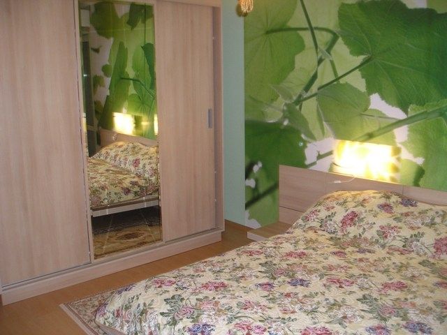 Продаю 2-х комнатную квартиру в Ж/К Санрайз ,блок А на Золотых  песках   в г.Варна,Болгария