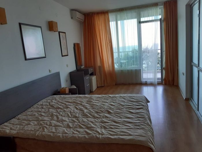 Сдаётся в аренду: двухкомнатная квартира в комплексе «Сильвер Бич», первая линия у моря