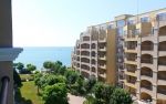 Меблированная двухкомнатная квартира с видом на море