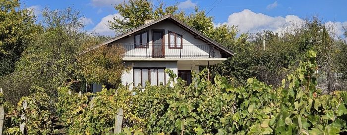 Варна, Болгария. Дом в продаже Дом в с. Дъбравино с виноградником для ПМЖ лот №2678